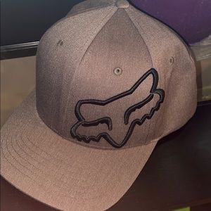 like new men’s fox hat !!